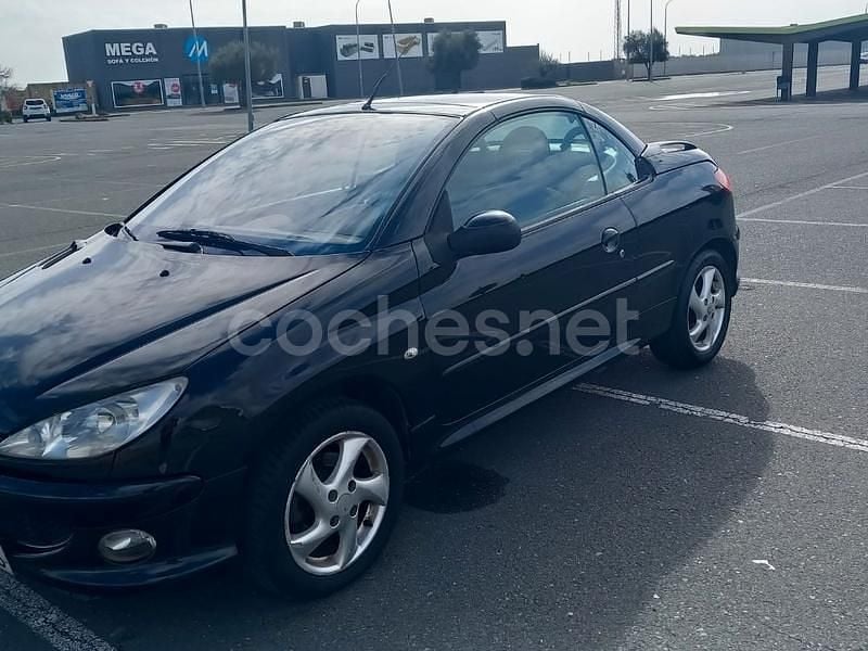 Usado Peugeot 206 110 CV (80 kW) 2006 Negro Berlina