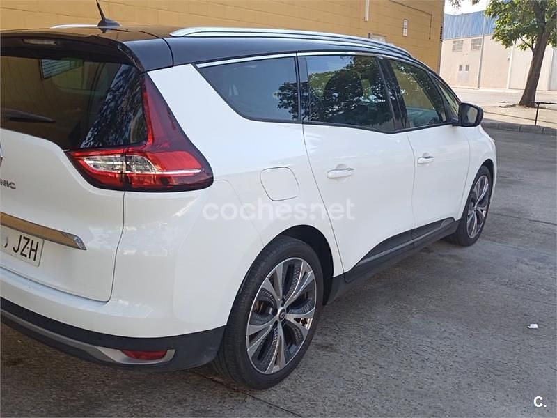 Usado Renault Grand Scénic IV Zen 130 CV (95 kW) 2017 Blanco Monovolumen