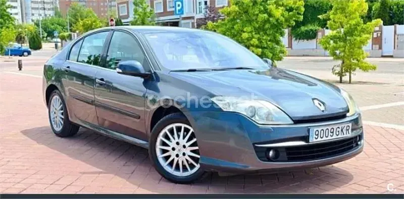 Usado Renault Laguna III Expression 130 CV (95 kW) 2009 Gris / plata Berlina