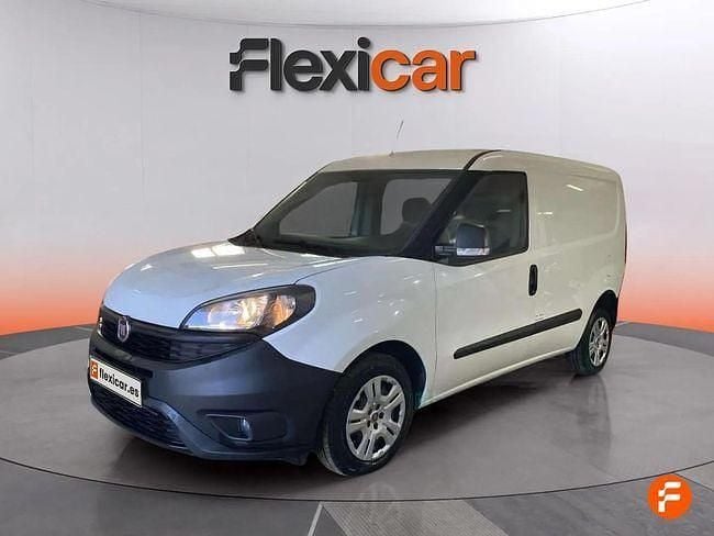 Usado Fiat Doblò 105 CV (77 kW) 2022 Blanco Monovolumen