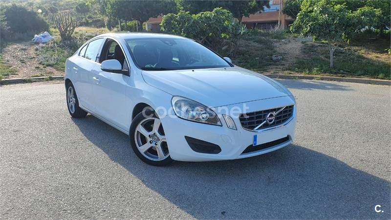 Blanco Usado 2011 Volvo S60 Momentum Berlina | 7199 € (Precio justo) - Imagen 1/4