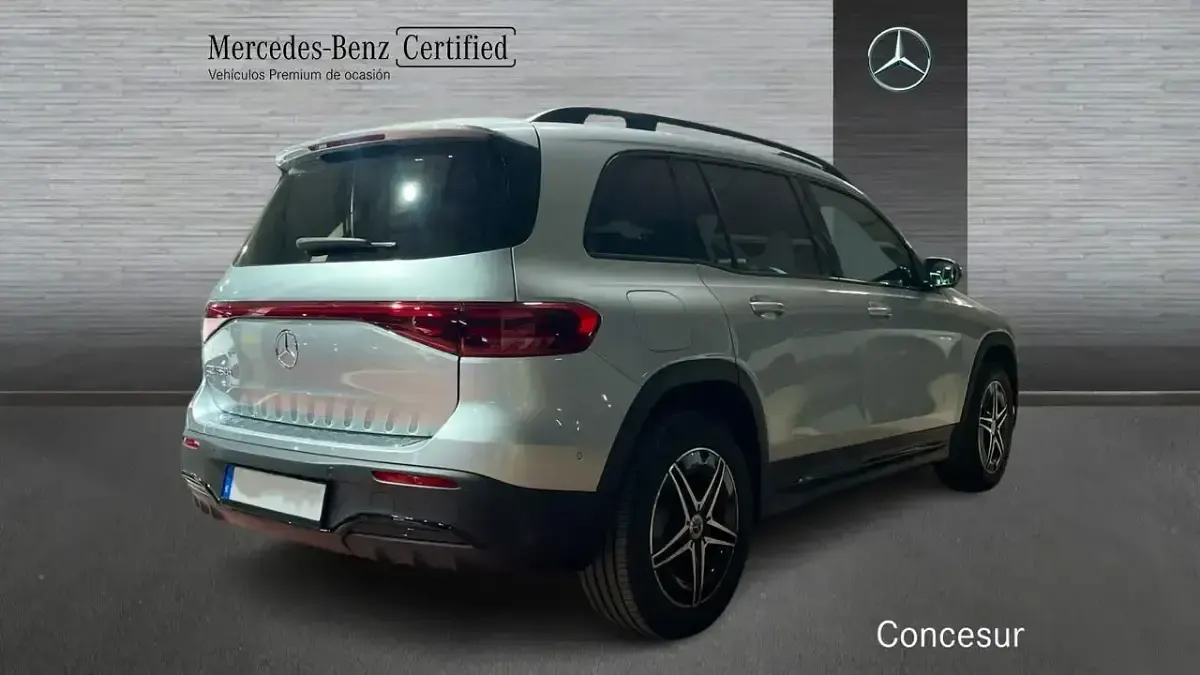 Używany Mercedes EQB300 167 kW (228 KM) 2025 Szary SUV