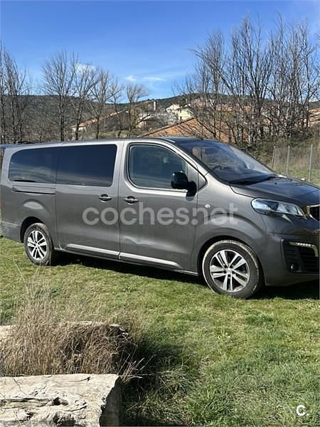 Usado Peugeot Traveller Business-Line 177 CV (130 kW) 2021 Gris / plata Monovolumen