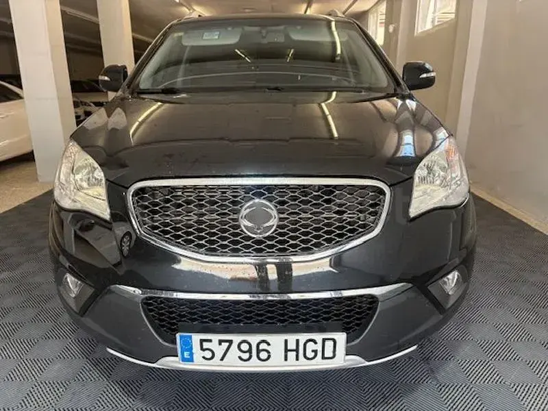 Usado SsangYong Korando Premium Plus 149 CV (109 kW) 2012 Negro SUV