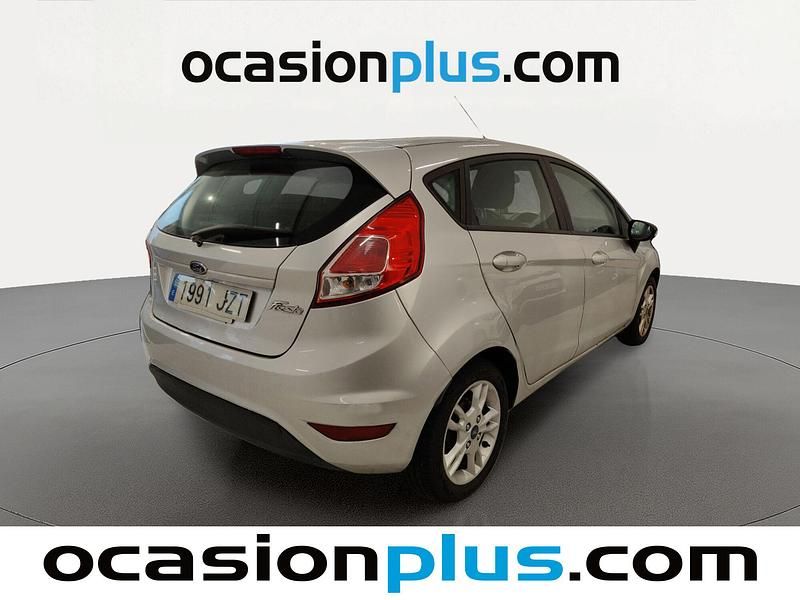 Usado Ford Fiesta Trend 82 CV (60 kW) 2017 Gris Berlina