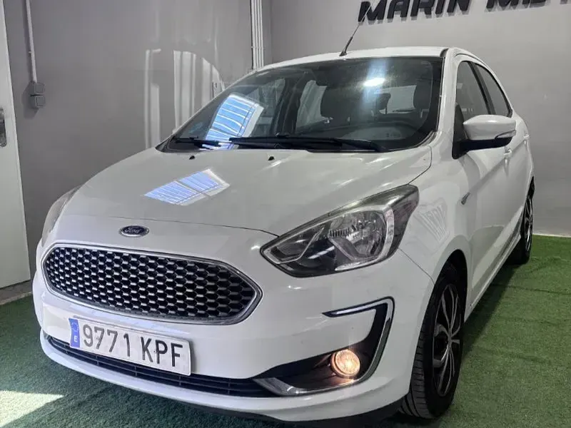 Usado Ford Ka Plus 85 CV (62 kW) 2017 Blanco Utilitario