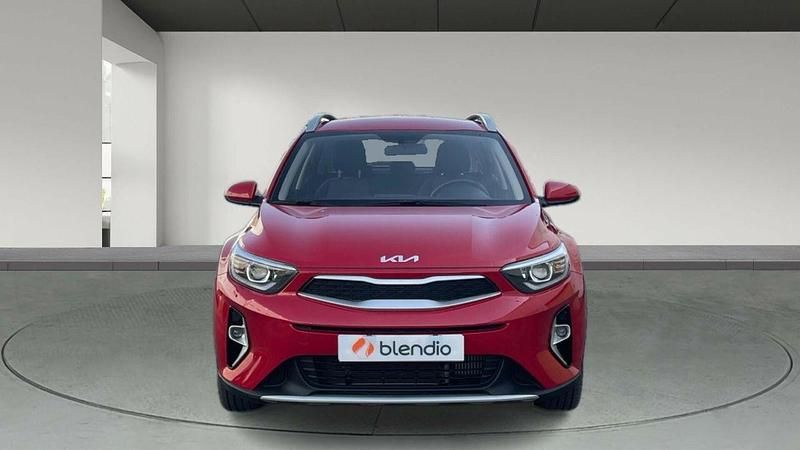 Usado Kia Stonic 100 CV (73 kW) 2024 Rojo SUV