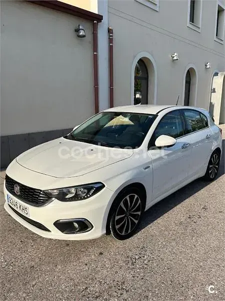 Usado Fiat Tipo Lounge 95 CV (69 kW) 2018 Blanco Berlina
