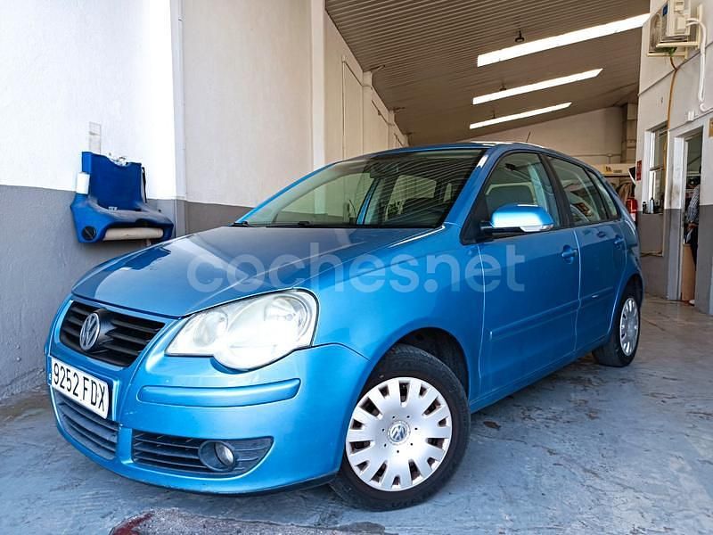 Azul Usado 2006 VW Polo Advance Berlina | 3990 € (Precio justo) - Imagen 1/4