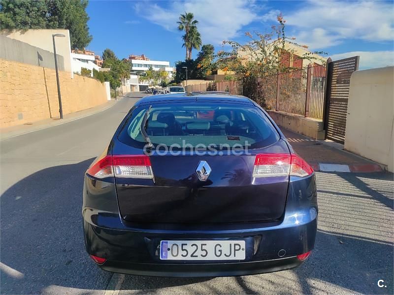 Usado Renault Laguna III Privilege 150 CV (110 kW) 2008 Azul Berlina