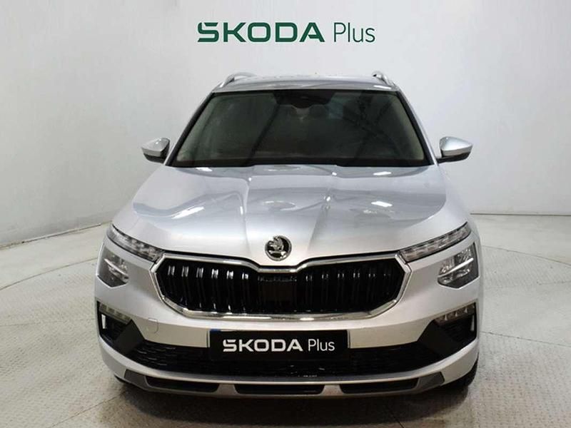 Usado Skoda Kamiq Selection 116 CV (85 kW) 2025 Plateado SUV