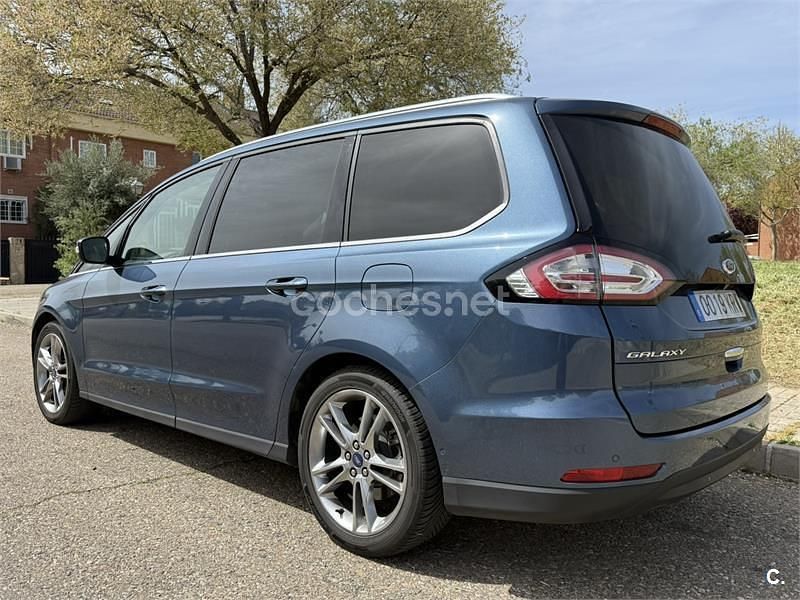 Usado Ford Galaxy Titanium 190 CV (139 kW) 2018 Azul Monovolumen