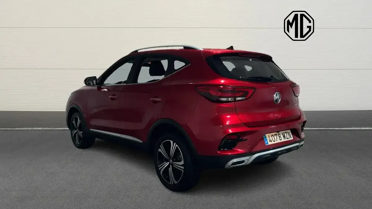 Usado MG ZS Comfort 106 CV (77 kW) 2025 Rojo SUV