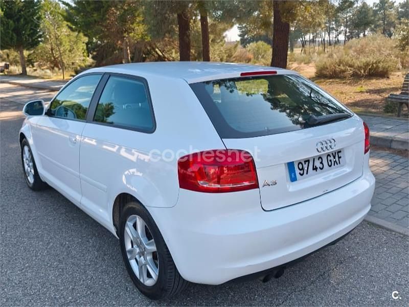 Usado Audi A3 Attraction 125 CV (91 kW) 2010 Blanco Utilitario