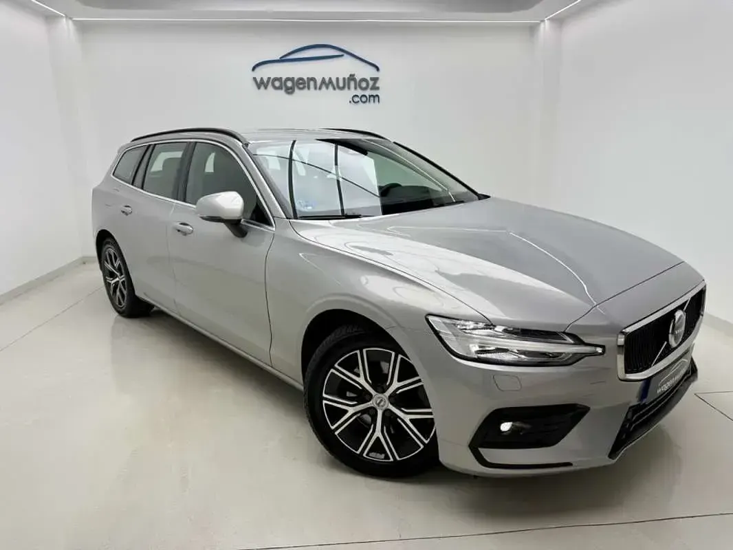 Usado Volvo V60 Core 197 CV (144 kW) 2023 Gris Familiar