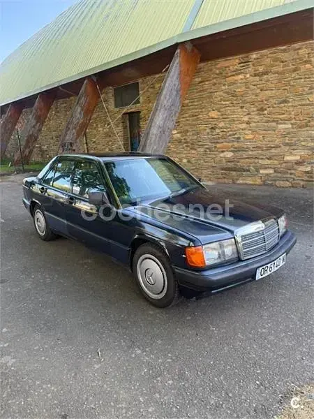 Usado Mercedes 190 126 CV (92 kW) 1993 Azul Berlina