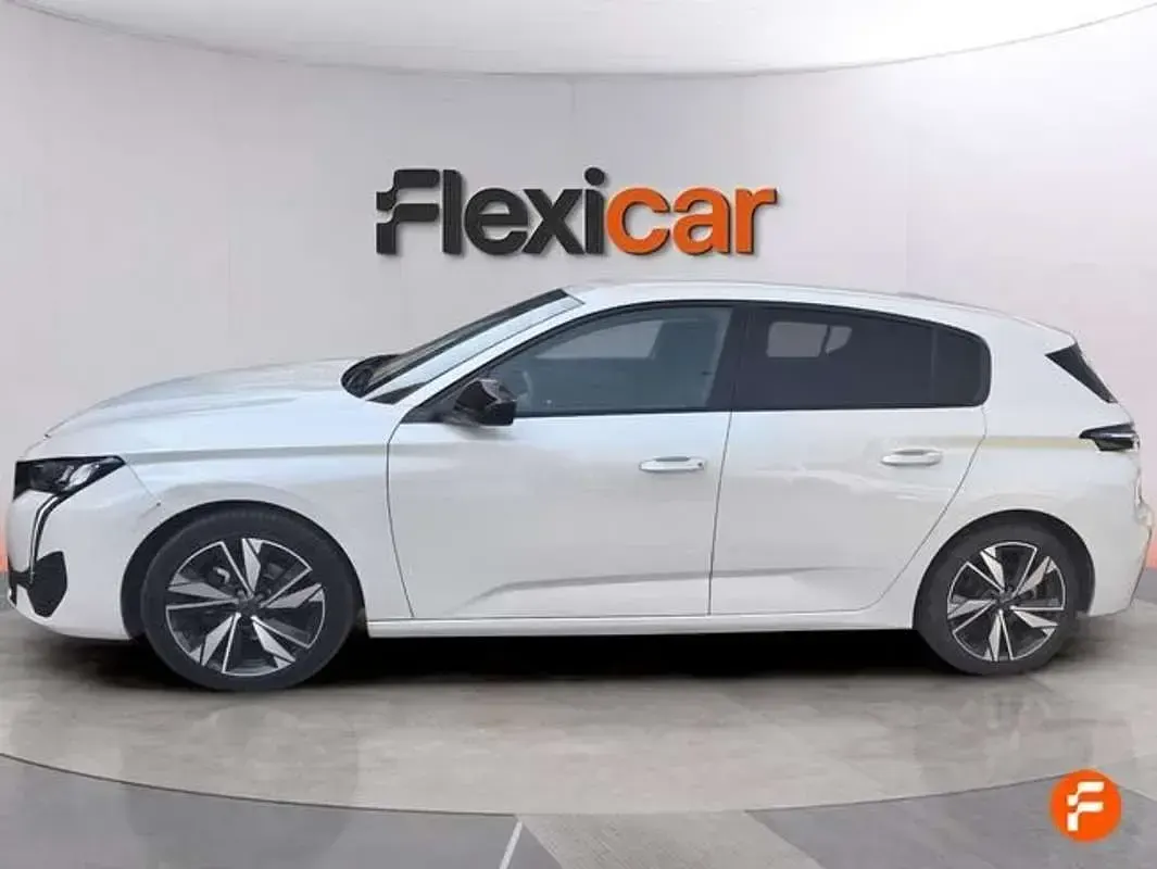 Usado Peugeot 308 Active 110 CV (80 kW) 2022 Negro Utilitario