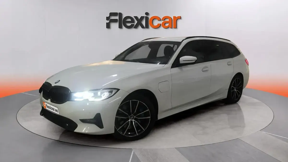 Usado BMW 330e 292 CV (214 kW) 2020 Blanco Familiar