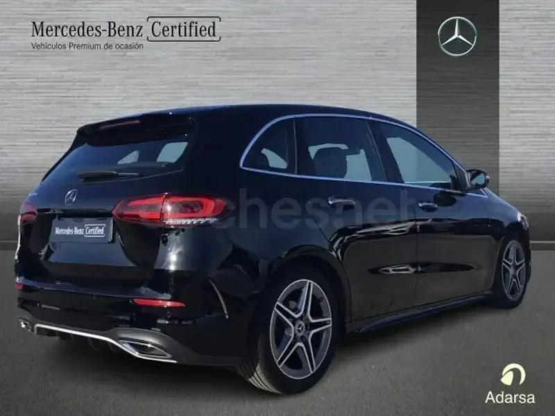 Usado Mercedes B200 150 CV (110 kW) 2022 Negro noche Utilitario