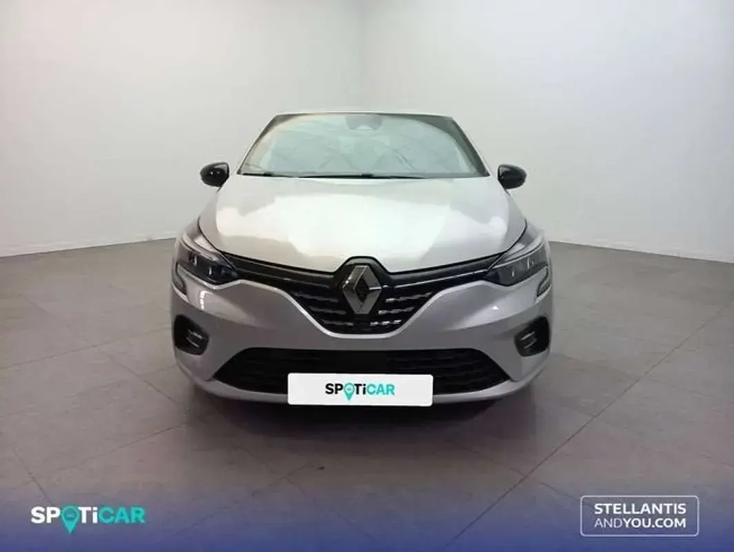 Usado Renault Clio Techno 91 CV (66 kW) 2023 Gris Utilitario