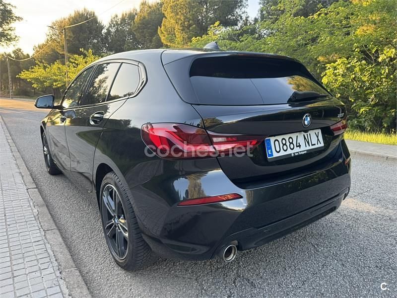 Usado BMW 118 136 CV (100 kW) 2022 Negro Utilitario