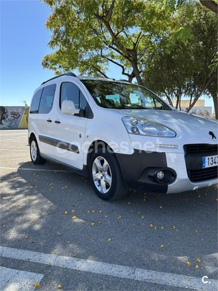 Blanco Usado 2013 Peugeot Partner Tepee Outdoor Monovolumen | 7000 € (Precio justo) - Imagen 1/4