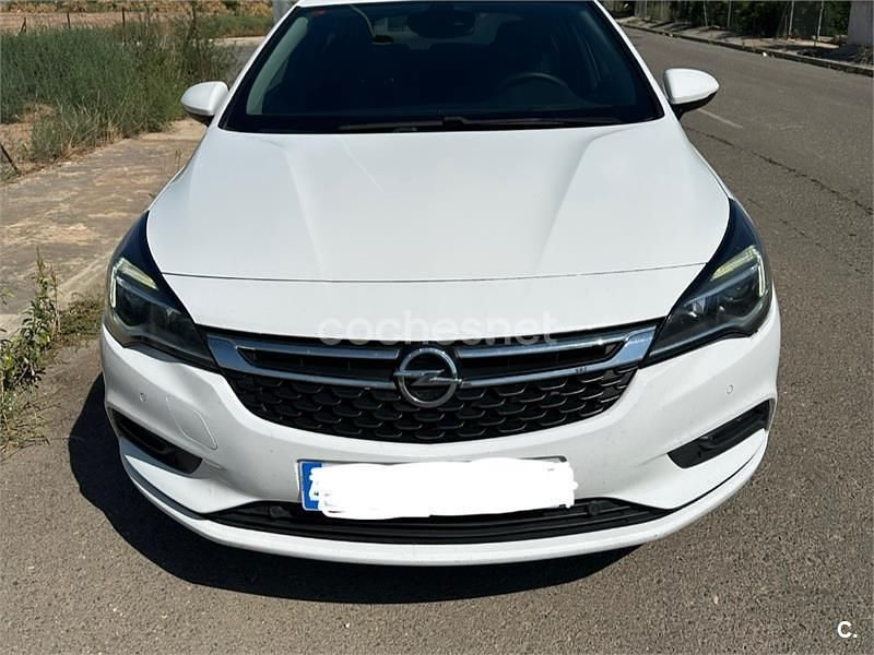 Blanco Usado 2017 Opel Astra Excellence Berlina | 12.499 € (Precio justo) - Imagen 1/4