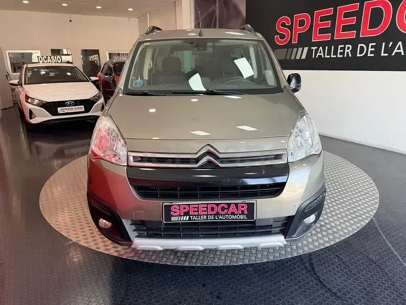 Usado Citroën Berlingo XTR 100 CV (73 kW) 2015 Beige Monovolumen