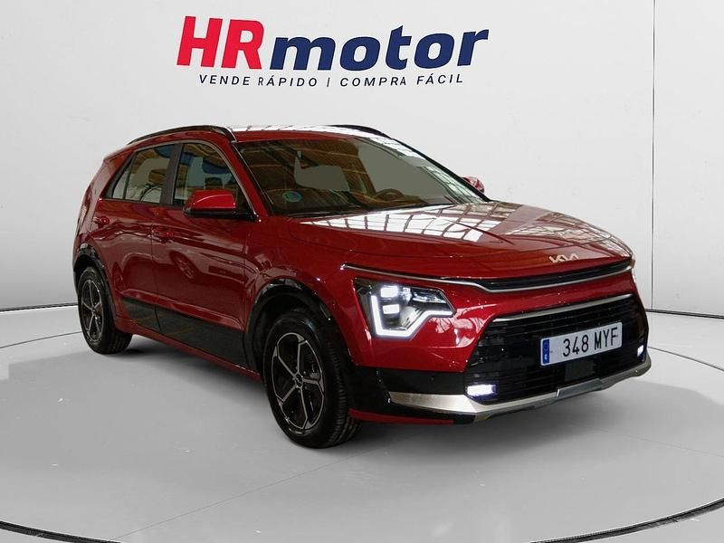 Rojo Usado 2025 Kia Niro SUV | 27.990 € (Un poco caro) - Imagen 1/4