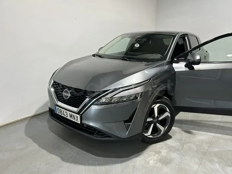 Usado Nissan Qashqai N-Connecta 140 CV (102 kW) 2024 Gris / plata SUV