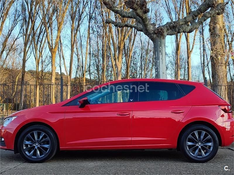 Usado Seat Leon Style 115 CV (84 kW) 2020 Rojo Berlina