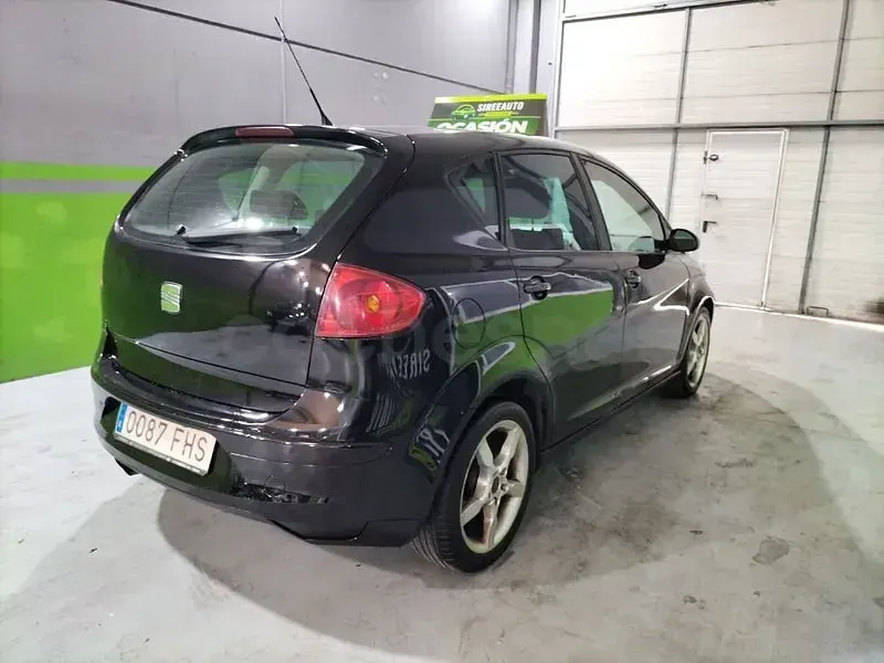Usado Seat Altea Stylance 140 CV (102 kW) 2007 Negro Monovolumen