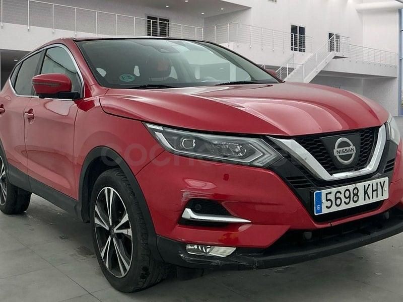 Usado Nissan Qashqai N-Connecta 140 CV (102 kW) 2018 Rojo SUV