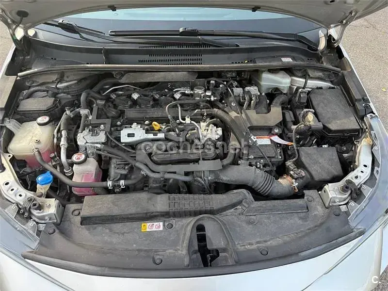 Usado Toyota Corolla Advance 180 CV (132 kW) 2019 Gris / plata Berlina