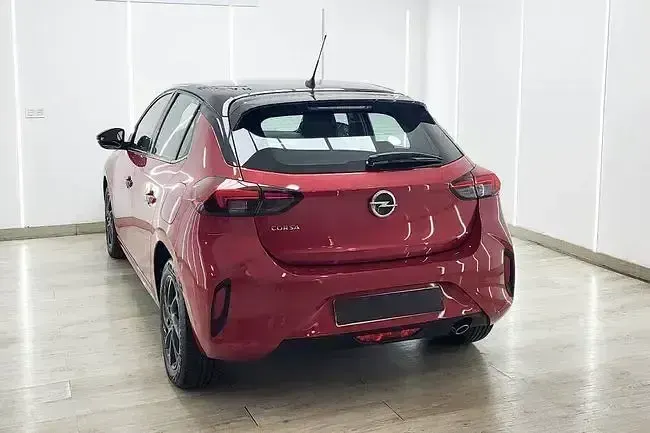 Usado Opel Corsa Edition 100 CV (73 kW) 2023 Rojo Utilitario