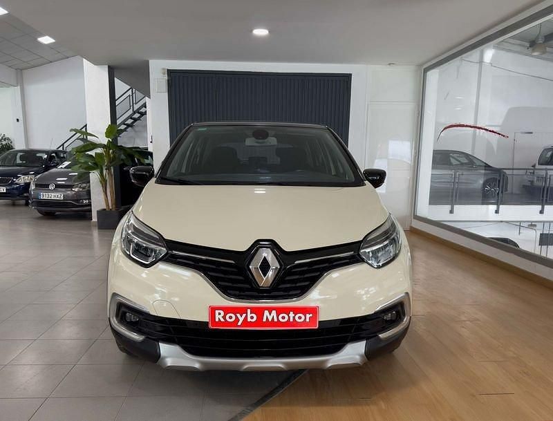 Usado Renault Captur Intens 120 CV (88 kW) 2017 Beige SUV