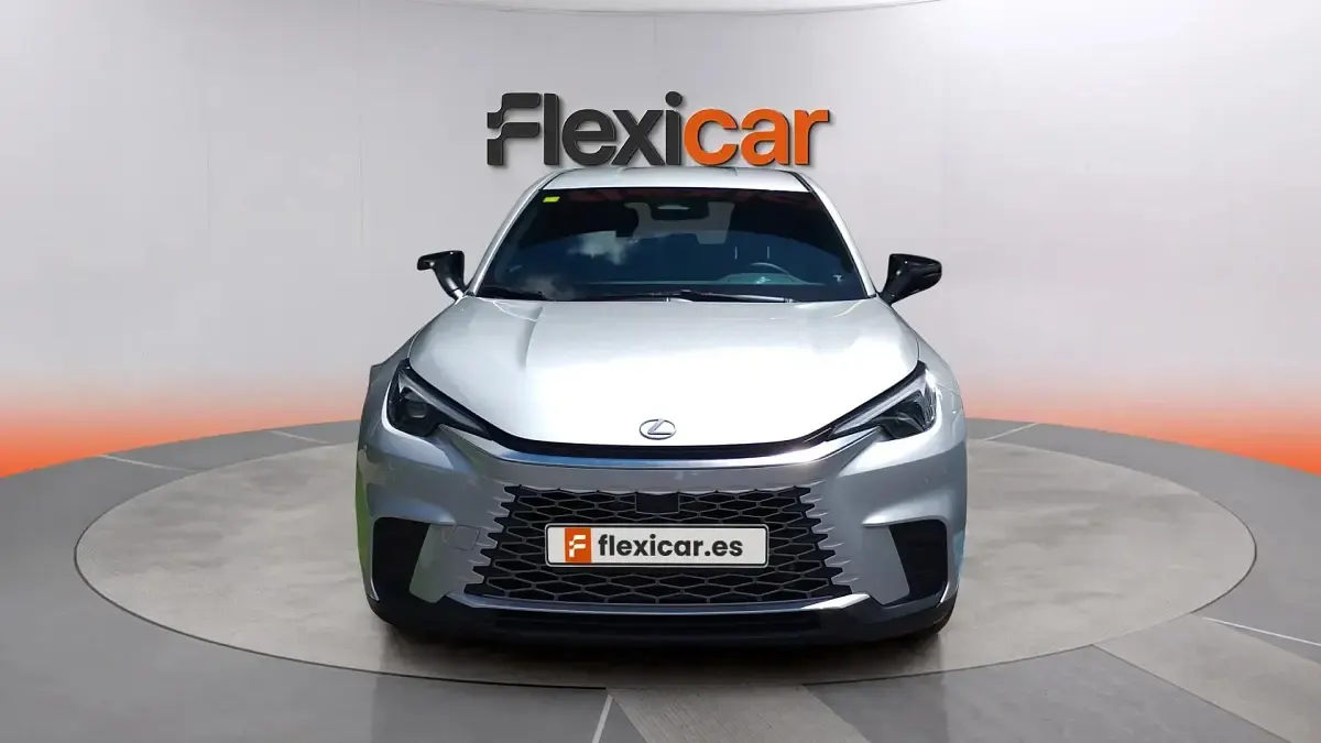 Usado Lexus LBX 136 CV (100 kW) 2025 Gris SUV