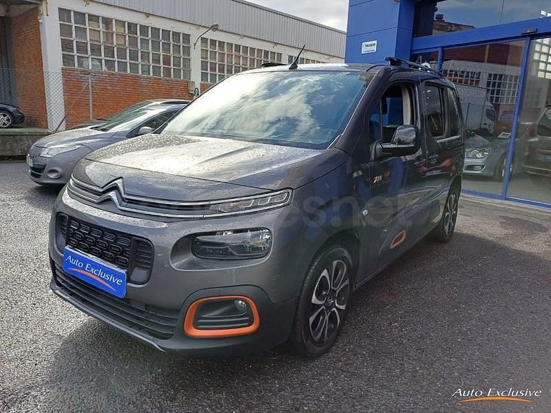 Usado Citroën Berlingo Shine 102 CV (75 kW) 2021 Gris / plata Monovolumen