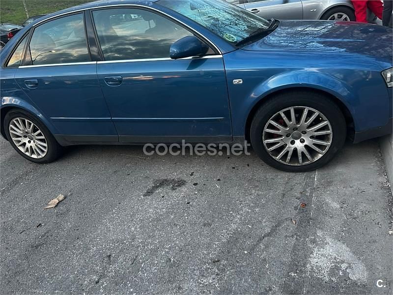 Usado Audi A4 150 CV (110 kW) 2001 Azul Berlina