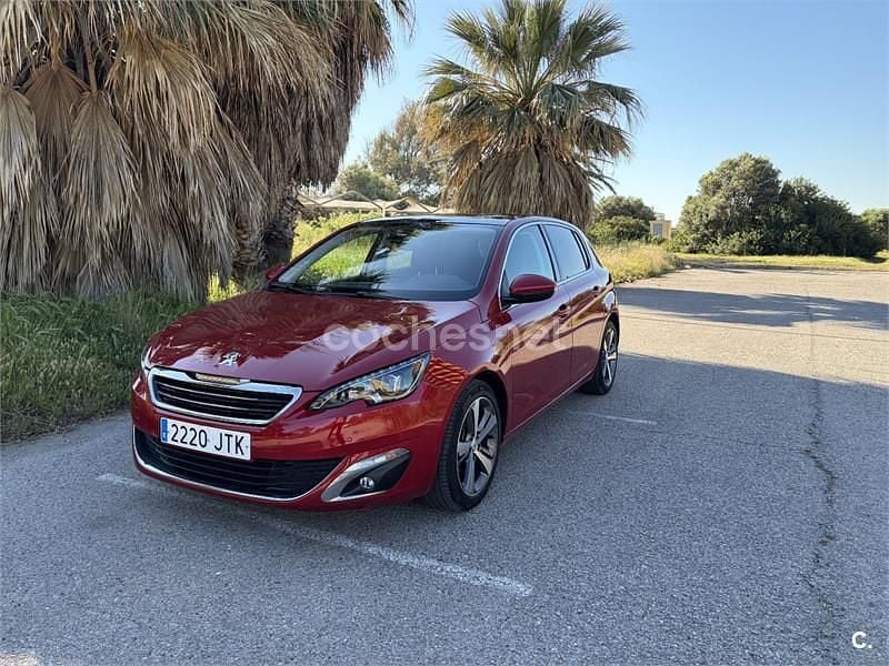 Usado Peugeot 308 Allure 130 CV (95 kW) 2016 Granate Berlina