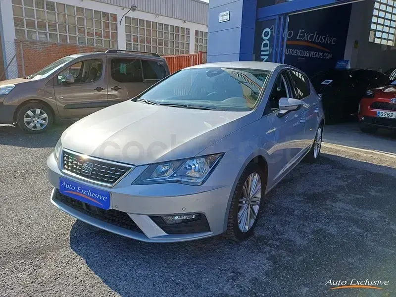 Usado Seat Leon XCELLENCE 150 CV (110 kW) 2019 Gris / plata Berlina