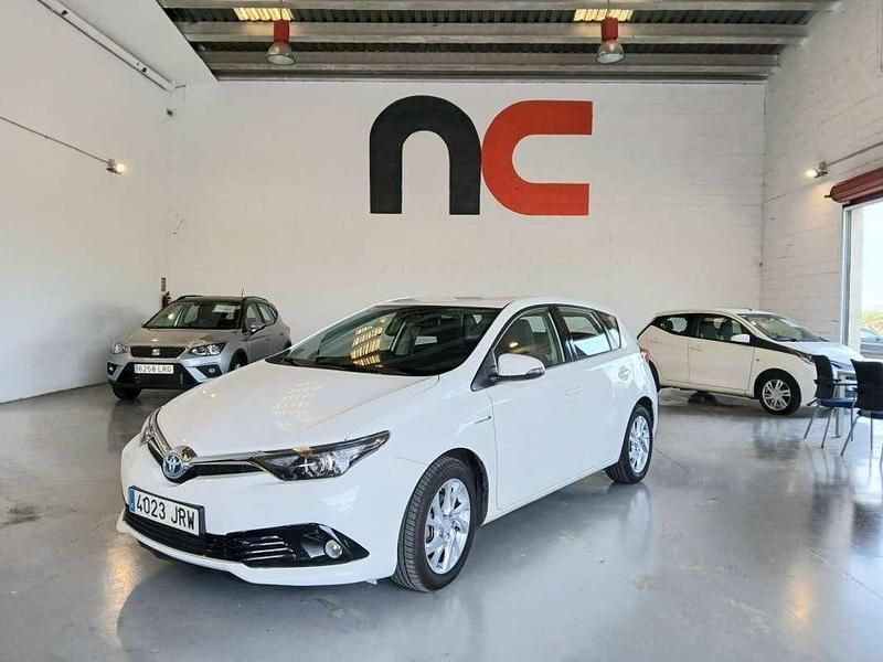 Blanco Usado 2016 Toyota Auris Hybrid Active Utilitario | 13.500 € (Precio justo) - Imagen 1/4