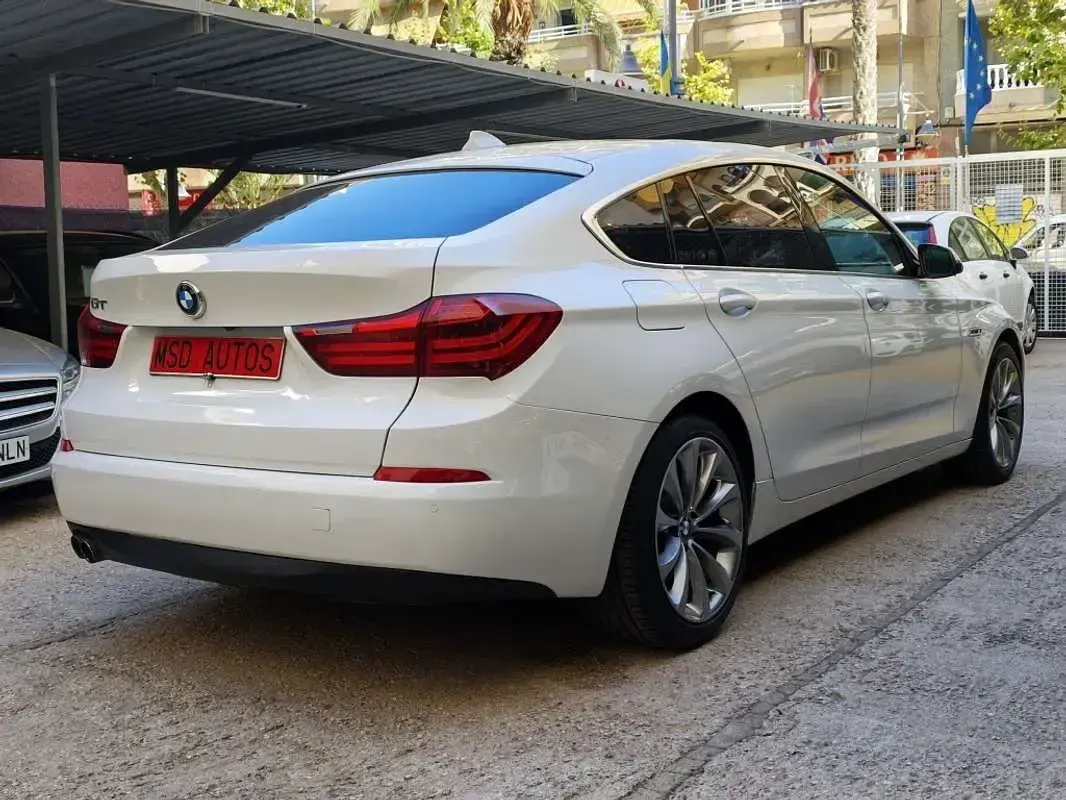Usado BMW 520 Comfort Edition 184 CV (135 kW) 2015 Blanco Berlina