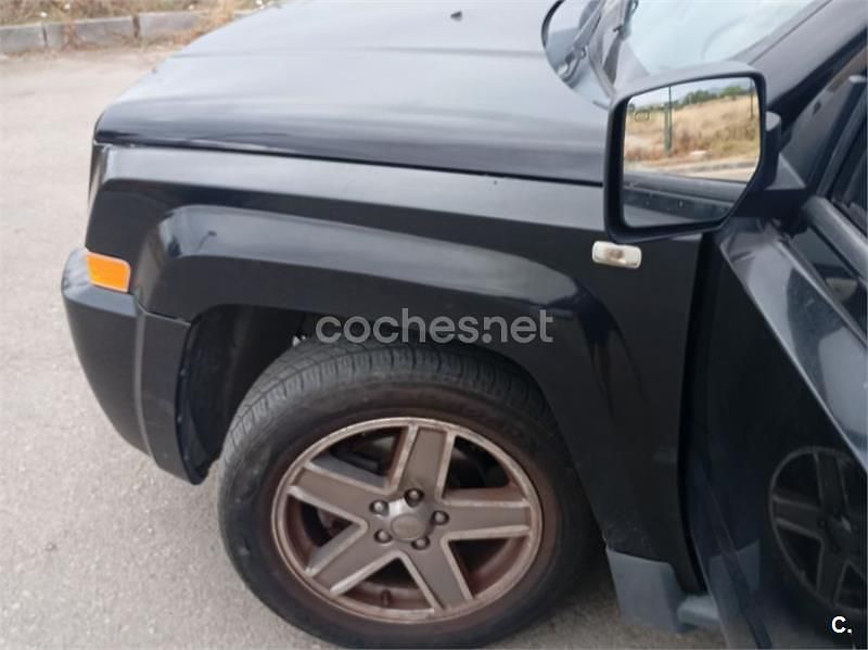 Usado Jeep Patriot Limited 140 CV (102 kW) 2008 Negro SUV