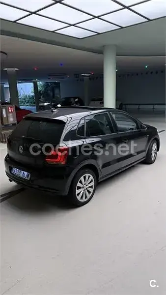 Usado VW Polo R-line 105 CV (77 kW) 2014 Negro Berlina