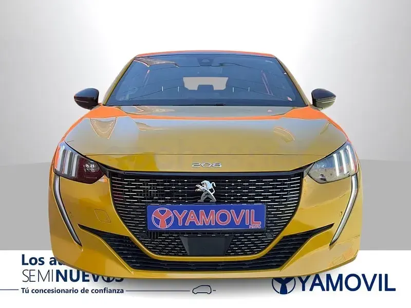 Usado Peugeot 208 GT-line 100 CV (73 kW) 2020 Amarillo Utilitario