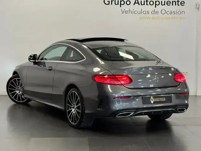 Usado Mercedes C220 AMG 170 CV (125 kW) 2017 Gris / plata Coupe