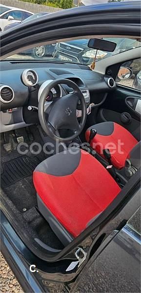 Usado Peugeot 107 Urban Move 54 CV (39 kW) 2008 Gris / plata Utilitario