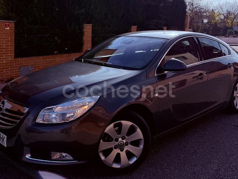 Gris / plata Usado 2012 Opel Insignia Sportive Berlina | 4500 € (Buen precio) - Imagen 1/4