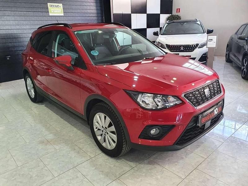 Usado Seat Arona XCELLENCE 95 CV (69 kW) 2020 Burdeos SUV